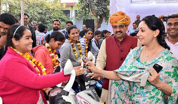मुख्यमंत्री दिव्यांग स्कूटी वितरण समारोह 21 फरवरी को, उप मुख्यमंत्री दिया कुमारी होगी मुख्य अतिथि