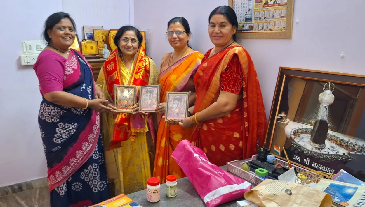 राजस्थान ब्राह्मण महासभा महिला प्रकोष्ठ के पदाधिकारियों की सप्रेम भेंट
